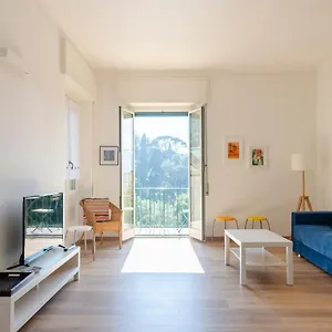  Apartment Joivy Bright Apt For 5, Near Beach, In Italy