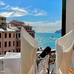  Apartment Piazza Grande Sea View Italy
